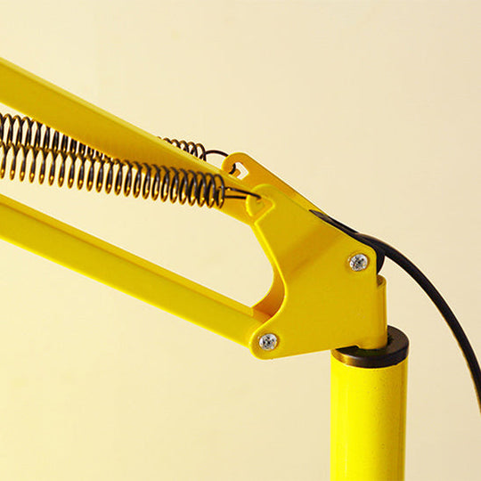 AlvaBeam | Schlanke Nordic-Leuchte mit Steckeranschluss