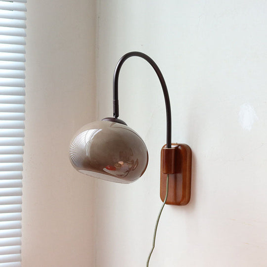 BranWood | Klassische Glaslampe mit Massivholz-Detail