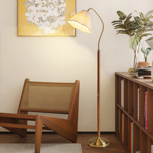 GlowLodge | Japanische Vintage Blume Massivholz Eisen Stoff 1-Licht Stehlampe