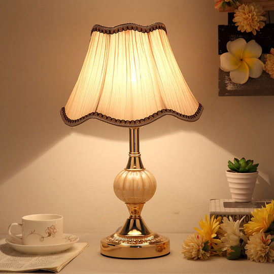 LumiFleur | Nordische Vintage Blumen Glas Stoff 1-Licht Tischlampe