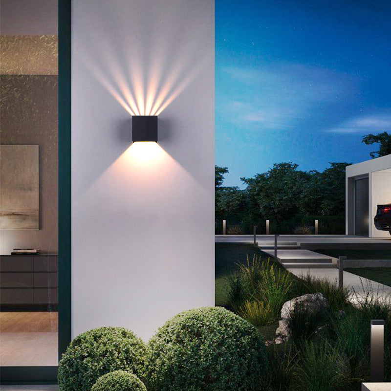 GlowSquare | Stilvolle LED-Wandleuchte für Garten & Zaun