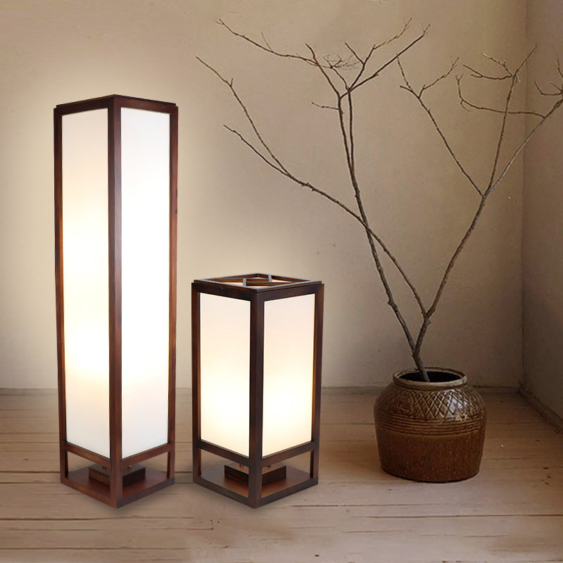 HanLume | Holz-Stehlampe mit klassischem Pergamentschirm
