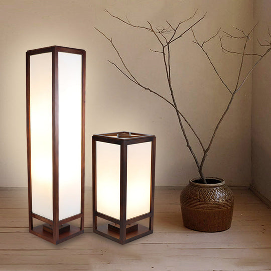 HanLume | Holz-Stehlampe mit klassischem Pergamentschirm