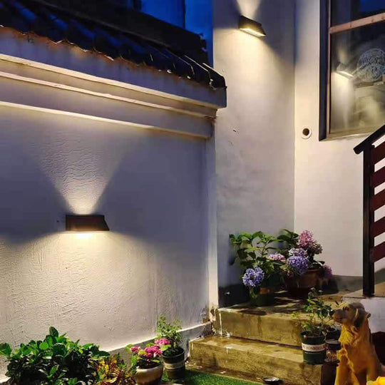 SolarSlope | Schräge LED-Wandleuchte für den Patio