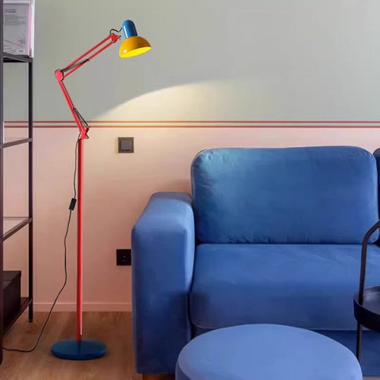 ColorBend | Moderne Bogen-Stehlampe aus Metall