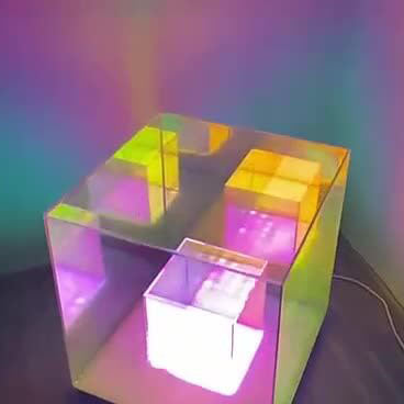 PixelGlow | Moderne Acryl RGB Linie Rubik's Cube LED Tischlampe