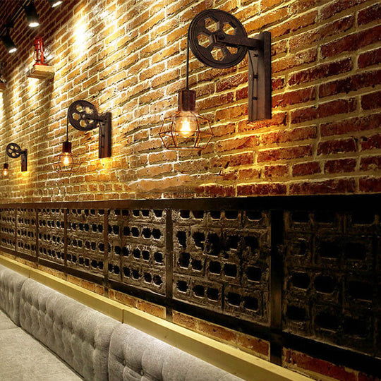 RustPulley | Vintage Wandleuchte mit Seilrollen-Design