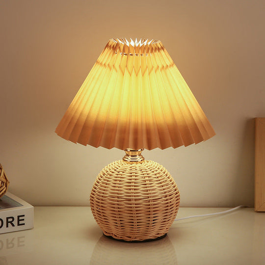 GlowWeave | Sanft dimmbare Rattanleuchte mit Fernbedienung