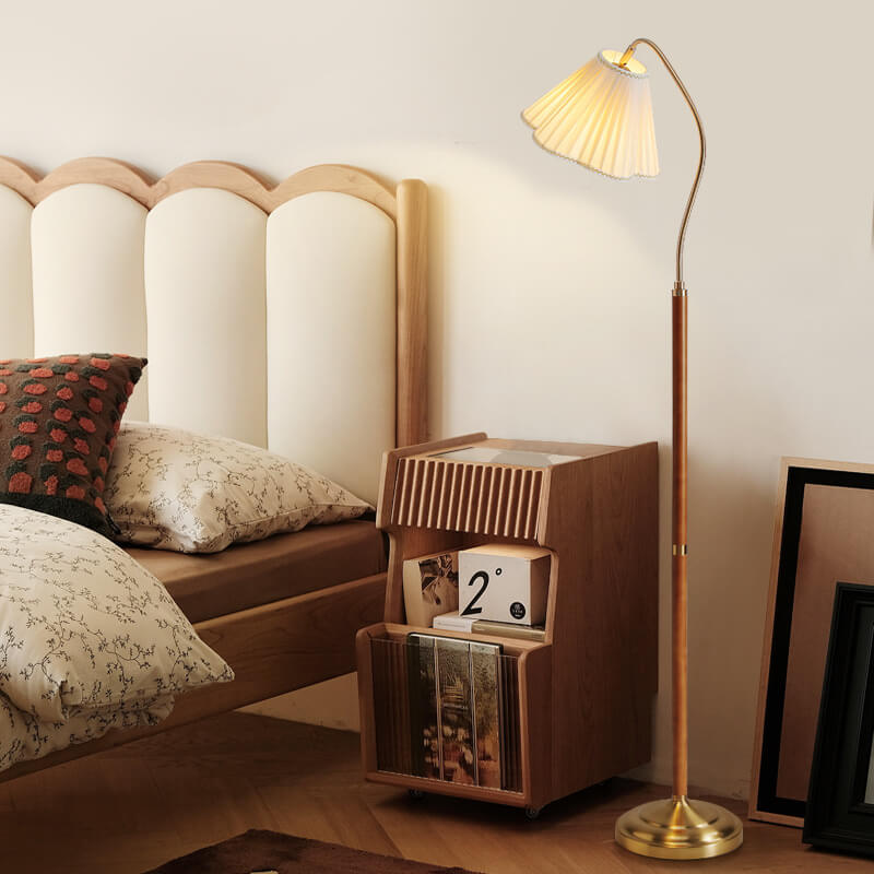 GlowLodge | Japanische Vintage Blume Massivholz Eisen Stoff 1-Licht Stehlampe