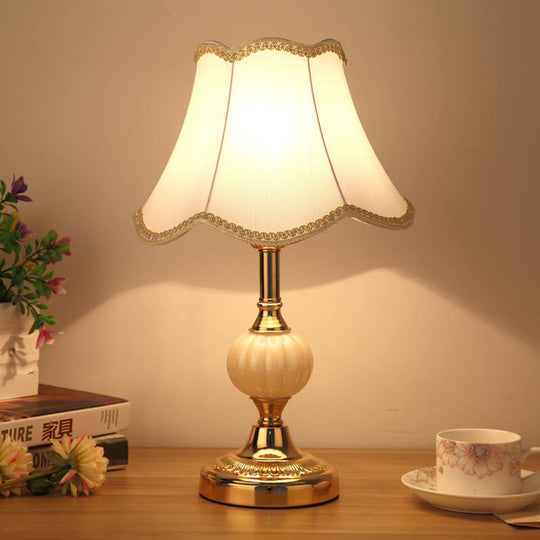 LumiFleur | Nordische Vintage Blumen Glas Stoff 1-Licht Tischlampe