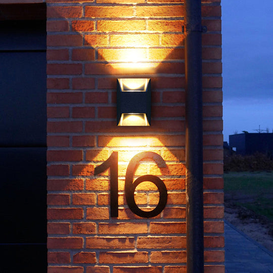 BrilliantAura | Moderne Wandleuchte aus Metall