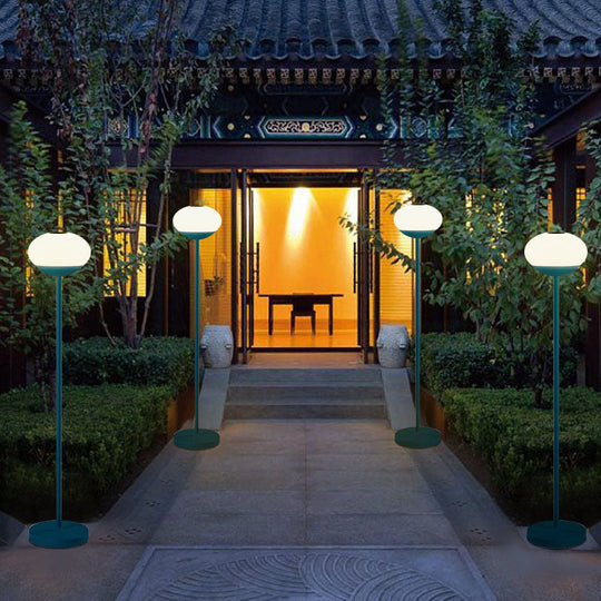 SunStalk | Elegante PE-Stehlampe für Garten & Rasen