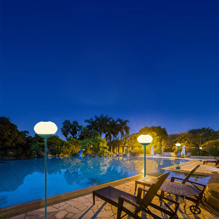 SunStalk | Elegante PE-Stehlampe für Garten & Rasen