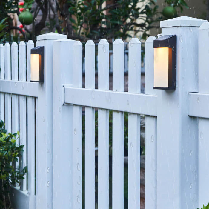 SolarCube | Kompakte LED-Wandleuchte mit Milchglas