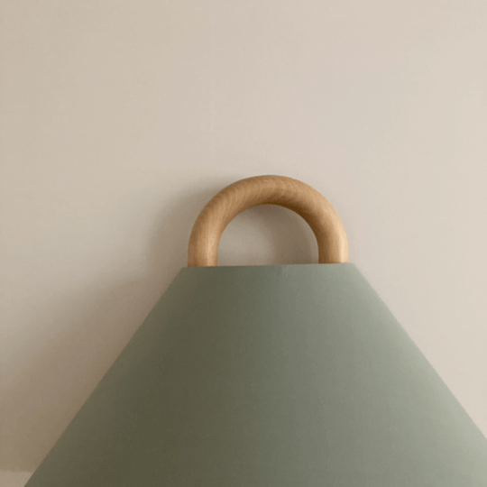WoodCove | Halbkreis Wandleuchte aus Massivholz & Stoff