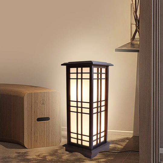 HanLume | Holz-Stehlampe mit klassischem Pergamentschirm