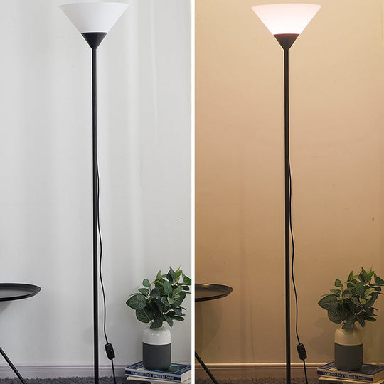 ConeLume | Kreative Minimalistische Kegel-Schirm 1-Licht Stehlampe
