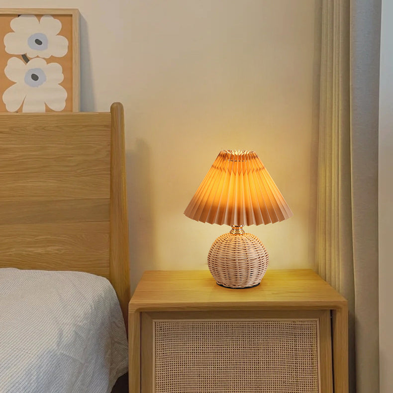 GlowWeave | Sanft dimmbare Rattanleuchte mit Fernbedienung