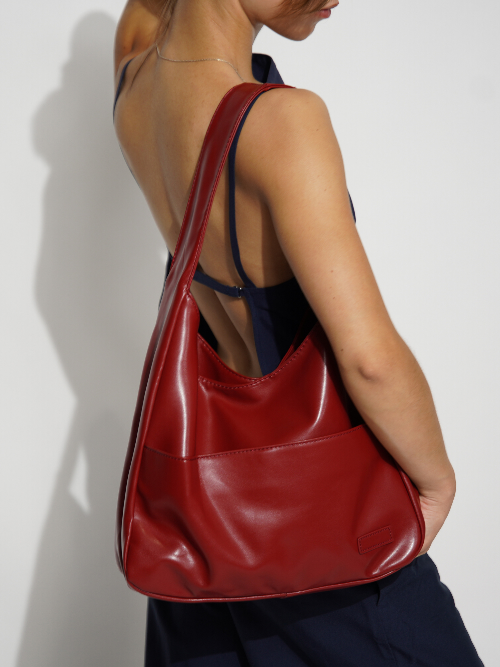 LoraBag | Schultertasche – Minimalistisches Design & Pflegeleichte Oberfläche
