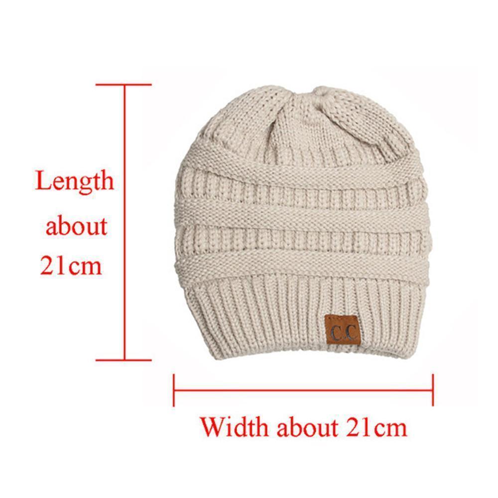 AuraKnit | Pferdeschwanz-Mütze – Weicher Strick-Beanie
