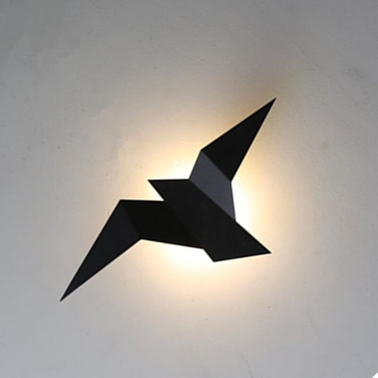 FlightLine | Künstlerische Vogel-Wandlampe in Weiß & Gold