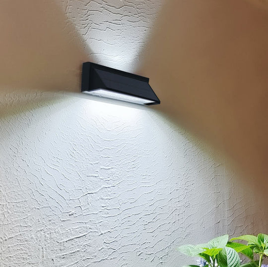 SolarSlope | Schräge LED-Wandleuchte für den Patio