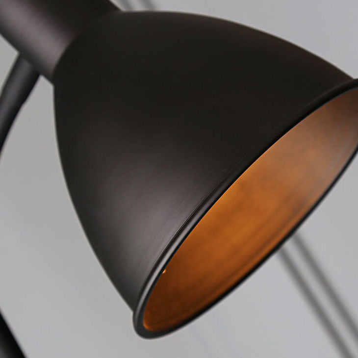 SlimCone | Nordic Minimalistischer Eisenkegel Stehlampe mit langem Stab und 1 Licht