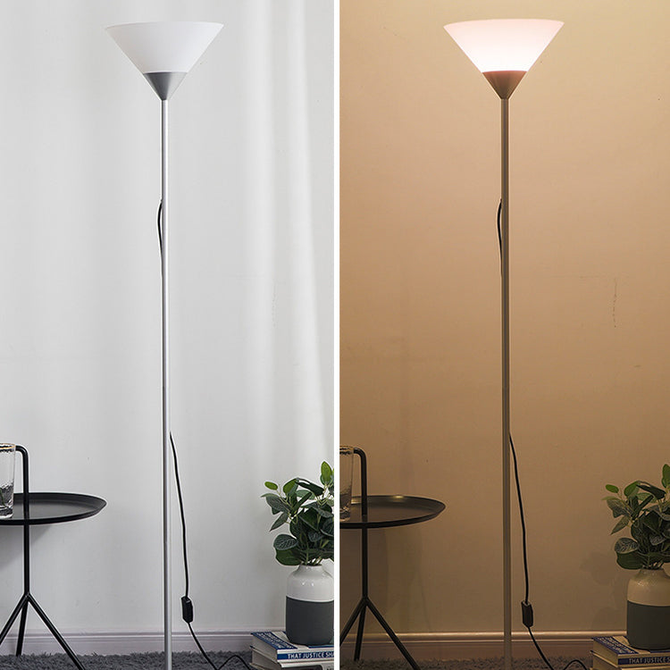 ConeLume | Kreative Minimalistische Kegel-Schirm 1-Licht Stehlampe