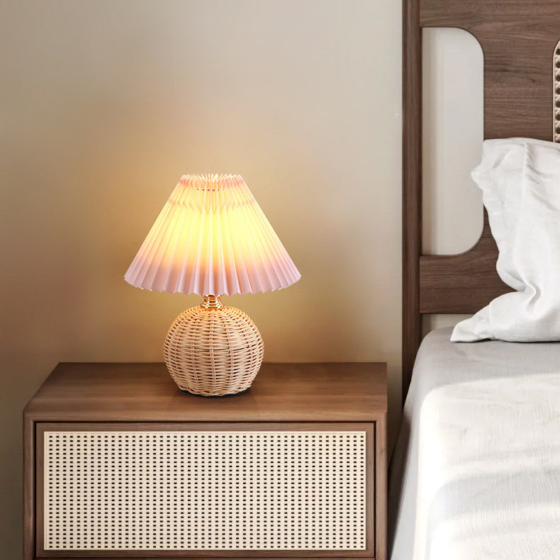 GlowWeave | Sanft dimmbare Rattanleuchte mit Fernbedienung
