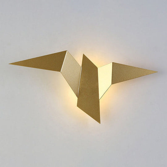 FlightLine | Künstlerische Vogel-Wandlampe in Weiß & Gold