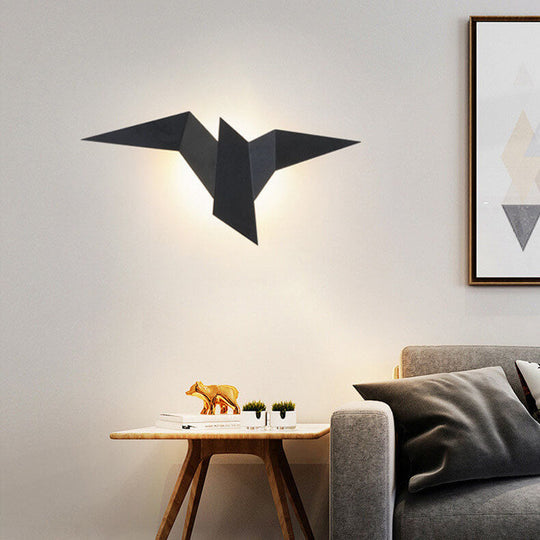 FlightLine | Künstlerische Vogel-Wandlampe in Weiß & Gold