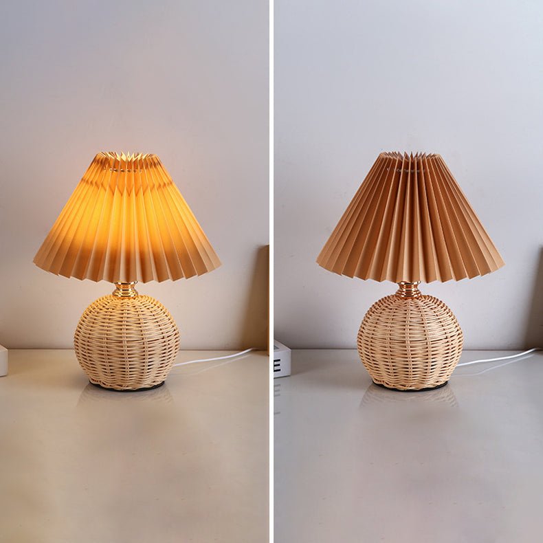GlowWeave | Sanft dimmbare Rattanleuchte mit Fernbedienung