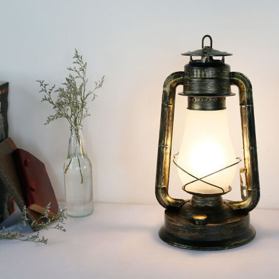 BronzeBlaze | Antike Tischlampe im Kerosin-Stil
