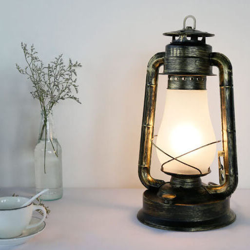 BronzeBlaze | Antike Tischlampe im Kerosin-Stil