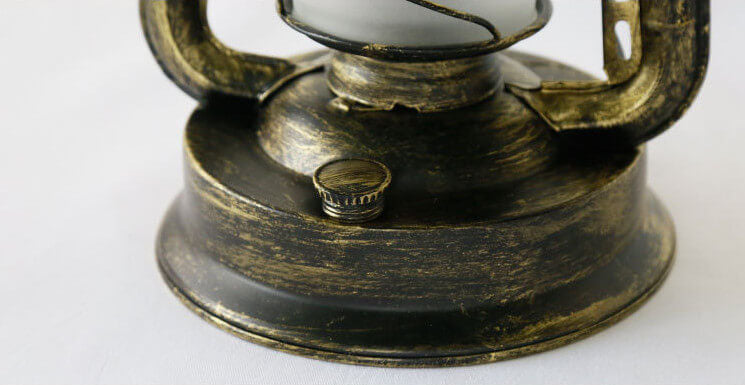 BronzeBlaze | Antike Tischlampe im Kerosin-Stil