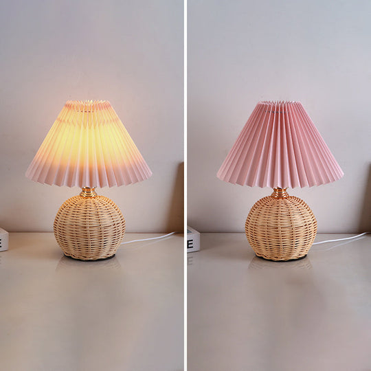 GlowWeave | Sanft dimmbare Rattanleuchte mit Fernbedienung