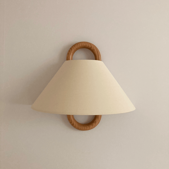 WoodCove | Halbkreis Wandleuchte aus Massivholz & Stoff