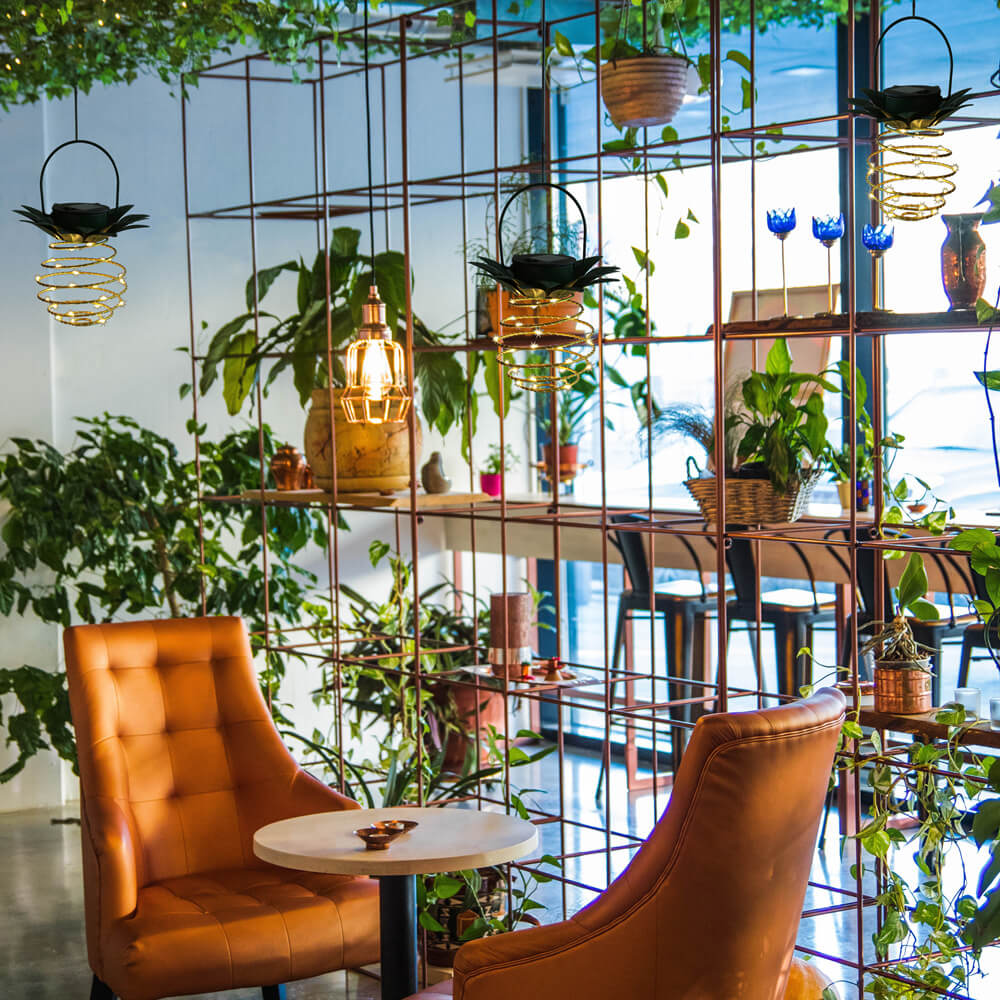 PineaGlow | Solarlaterne im tropischen Ananas-Design