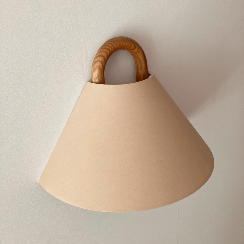 WoodCove | Halbkreis Wandleuchte aus Massivholz & Stoff
