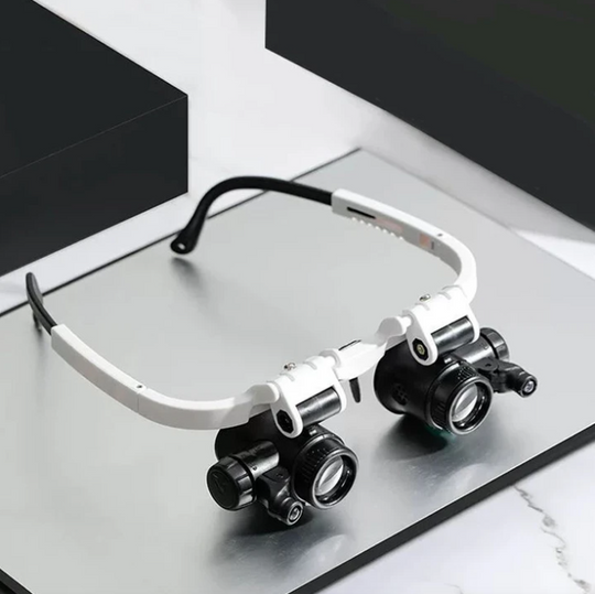 OptiSight | HD Lesebrille mit LED-Beleuchtung und wechselbaren Gläsern