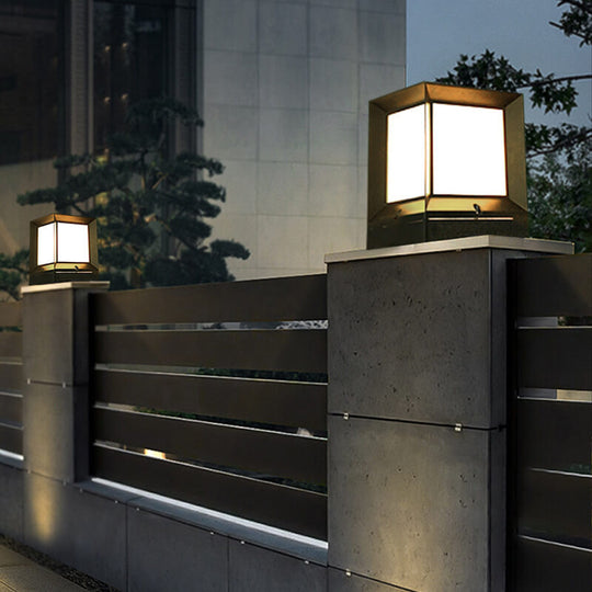 SolarBrick | Einfache quadratische LED Solar Außen wasserdichte Rasenzaunlampe