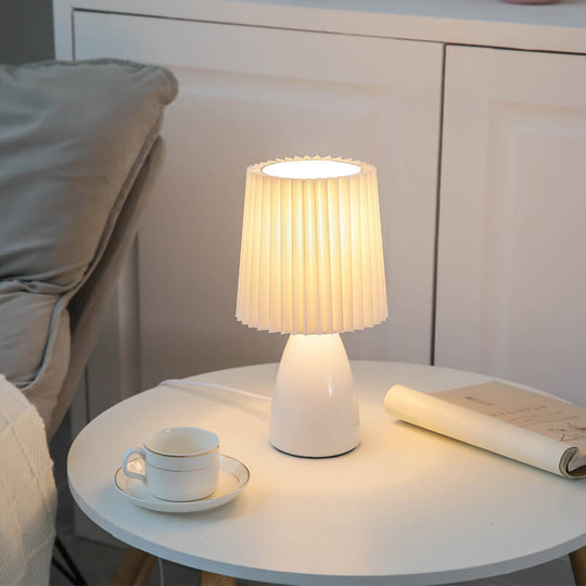 LumiPleat | Nordic Vintage Faltenschirm Glasbasis 1-Licht Tischlampe