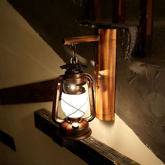 RusticRein | Antike Pferde-Wandleuchte aus Eisen & Glas