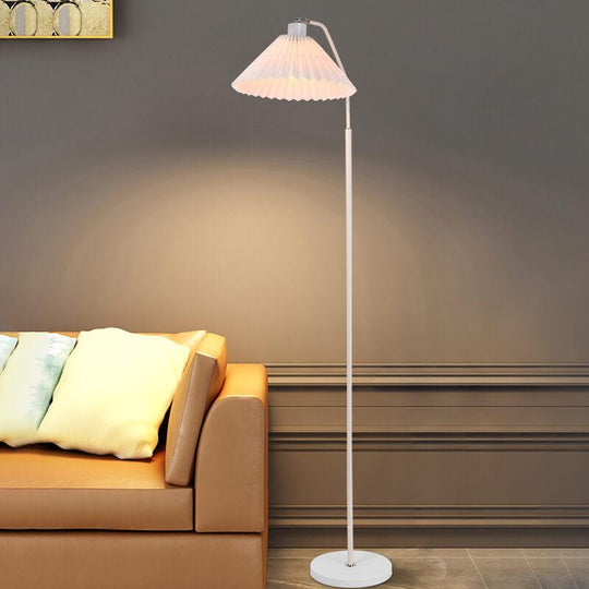 VibeLight | Minimalistische Stoff-Faltenlampe 1-Licht Stehlampe