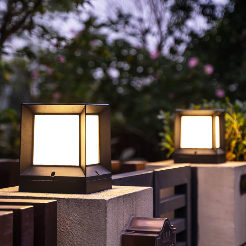 SolarBrick | Einfache quadratische LED Solar Außen wasserdichte Rasenzaunlampe