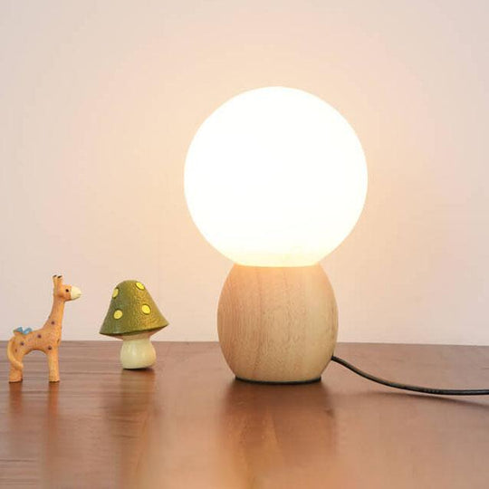 GlowOrbis | Nordische Massivholz Milchweiße Glas-Globus 1-Licht Tischlampe