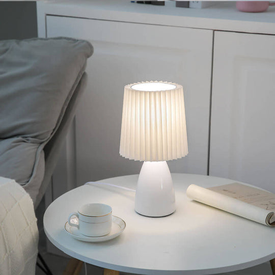 LumiPleat | Nordic Vintage Faltenschirm Glasbasis 1-Licht Tischlampe