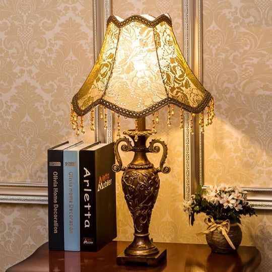 EraGlow | Europäische Vintage-Stoff Antike 1-Licht Tischlampe