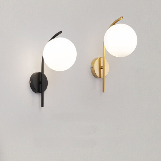 HaloBend | Minimalistische Glaskugel-Wandleuchte
