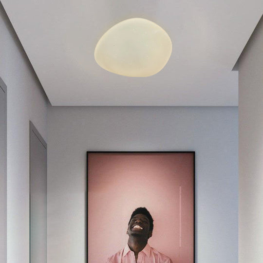 PebbleShine | Kieselstein-inspirierte LED-Leuchte mit Sternenlicht